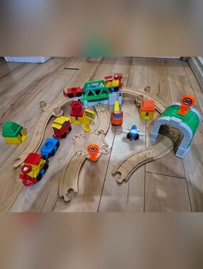 Vintage (1990's) Fisher Price Flip Track and vehicles (2 trains, truck and plane